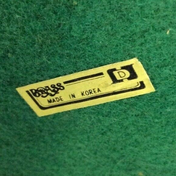 Antiqued Brass Candlesticks Holders 7 Inches Heavy Square Base Made in Korea - Picture 10 of 10